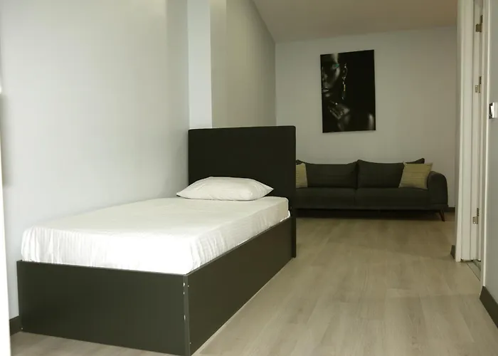 Hotel Zoom Airport 4*