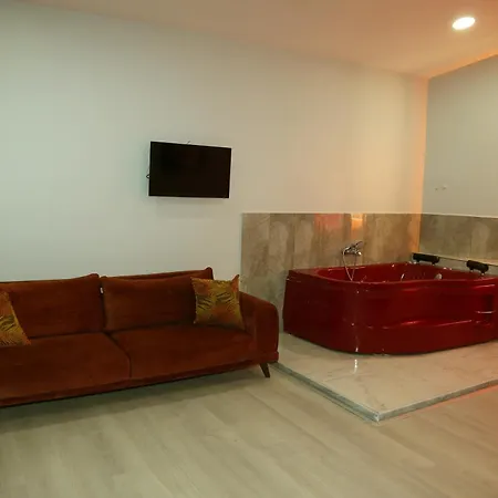 Hotel Zoom Airport 4*